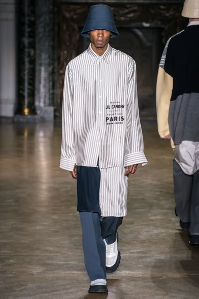 Look 27